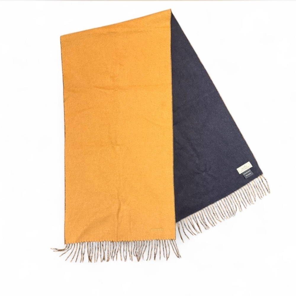 Hermès Unisex Recto-Verso Cashmere Scarf - Picture 4 of 5